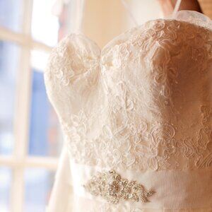 Gently used (once) Pronovias Urtiaga lace dress